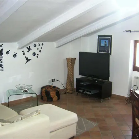 Mansarda Viti - Sguardo Su - * Frontone